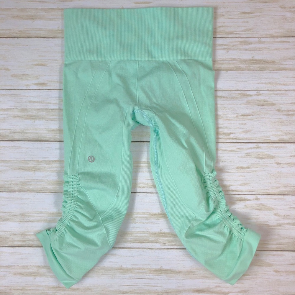 Lululemon In The Flow Crop